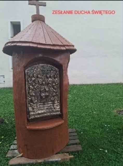 Podpatrzone w parafii... Kapliczki różańcowe w Miechowie