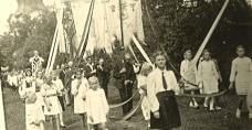 I Kongres Eucharystyczny, 1934 r. - Procesja eucharystyczna obok koscioła pocysterskiego bł. Wincentego Kadłubka