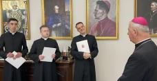 Bp Jan Piotrowski wręczył pierwsze nominacje Neoprezbiterom
